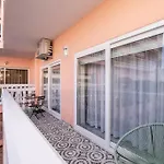 Parque Dos Reis, 3 B