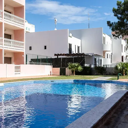 Apartman Parque Dos Reis, 3
