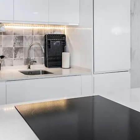 Parque Dos Reis, 3 B *