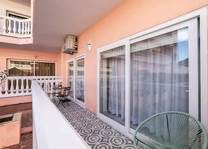 Parque Dos Reis, 3 B