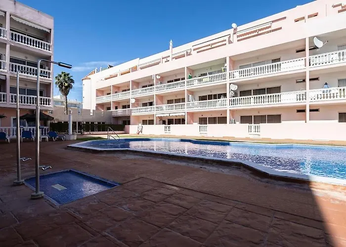 Parque Dos Reis, 3 B