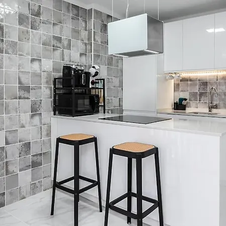 Parque Dos Reis, 3 B *